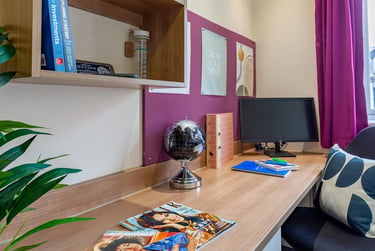 1 bed flat, 110 High Street, City Centre, Bangor, LL571NZ - Image 1